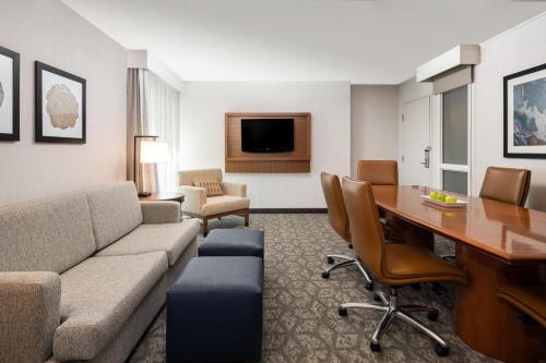 Embassy Suites Portland - Airport - image 20