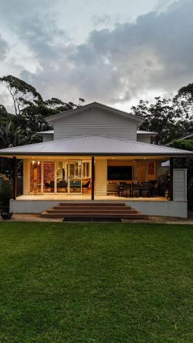 Bundeena's best-10br-Pool-Beach in Bundeena