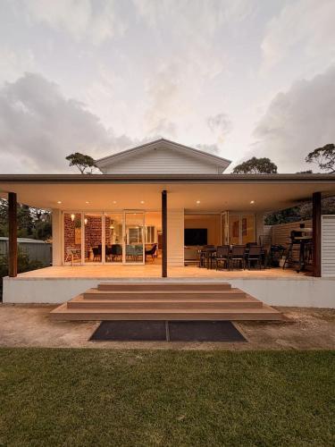 Bundeena's best-10br-Pool-Beach in Bundeena