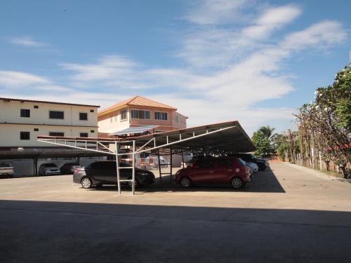 Somsri Apartment