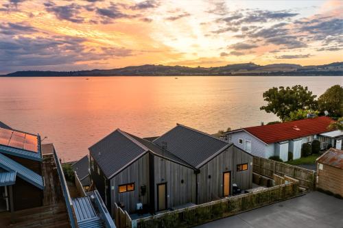 Roam Taupo Lakefront Combined Units 3&4, Taupo