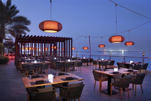 Restorāns, DoubleTree by Hilton Resort & Spa Marjan Island in Rāselhaima