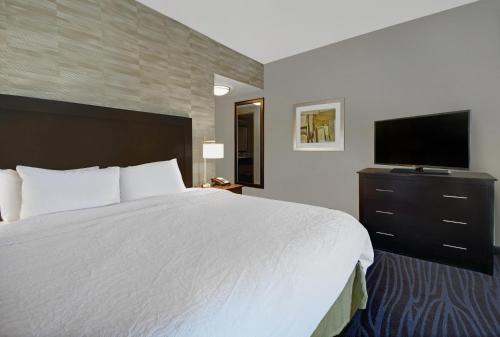 Hampton Inn and Suites Robbinsville - image 38