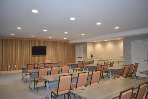Hampton Inn and Suites Robbinsville - image 23