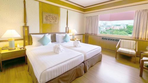 room detail thumbnail 1