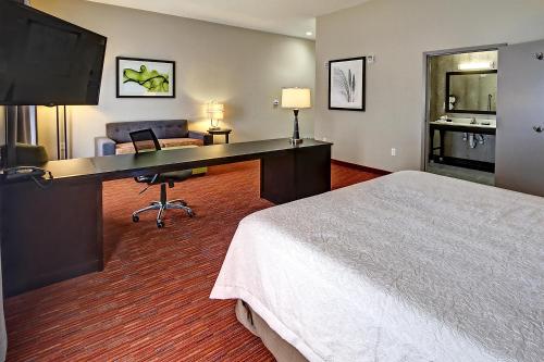 Hampton Inn and Suites Ada - image 4