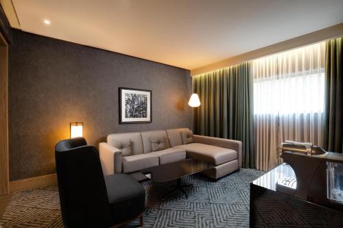 Hilton London Bankside Room Type - One-Bedroom King Suite - Lounge Access