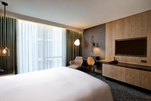 room detail thumbnail 1