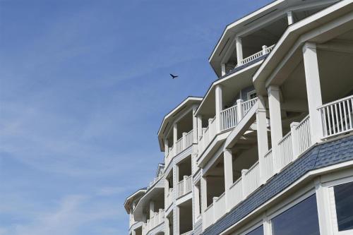 Madison Beach Hotel, Curio Collection by Hilton in Madison, USA