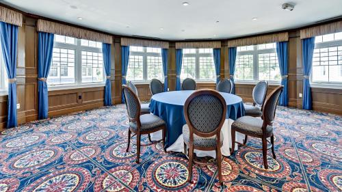 Madison Beach Hotel , Curio a Collection by Hilton - 회의실/연회장