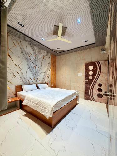 Saiprasad suite & stay in Ellora