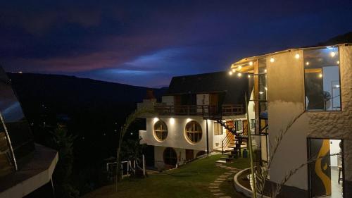 La Casa Bola Ecohotel in Guaillabamba