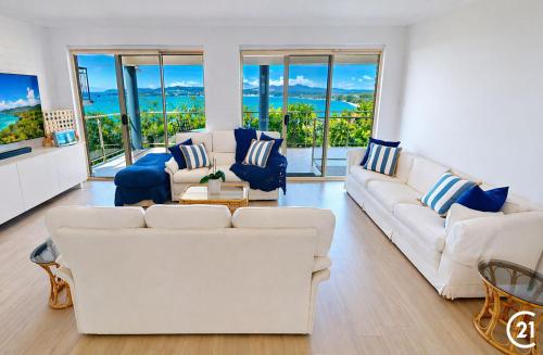 Panoramic Water Views from a Coastal Retreat in Port Stephens