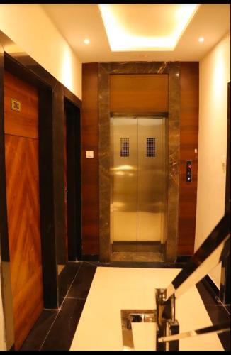 HOTEL SAGAR In 500 METRS DARGH in Muslim Mochi Mohalla