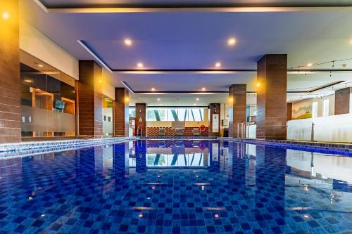 Swimmingpool, THE 1O1 Malang OJ in Stadtzentrum Malang