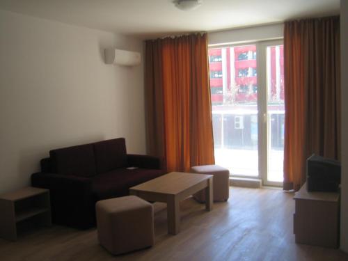 One-Bedroom Apartment with Balcony image 4