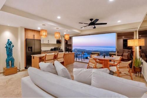 Private Rooftop Pool - Ocean View Romantic Getaway