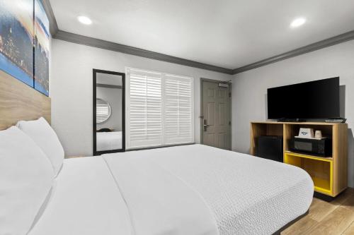Days Inn by Wyndham San Francisco S/Oyster Point Airport - image 29