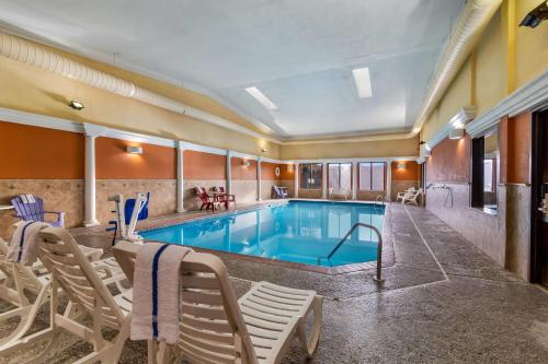 Days Inn by Wyndham Minot - image 43
