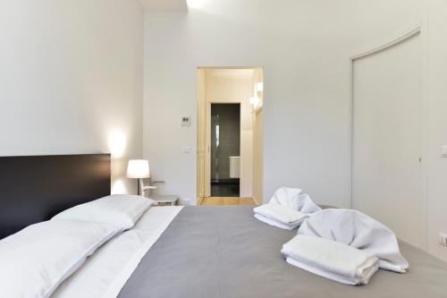 Campo de' Fiori Brand New Apartment - image 11