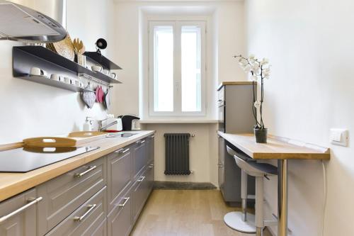 Campo de' Fiori Brand New Apartment - image 14