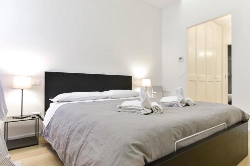 Campo de' Fiori Brand New Apartment - image 9