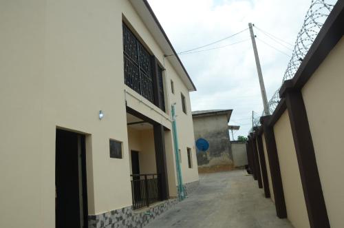 Besta Apartments in อะคูร์