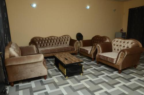 Besta Apartments in อะคูร์