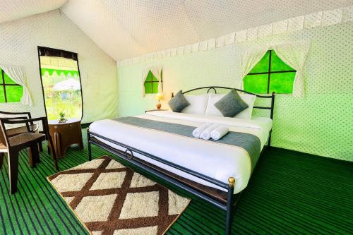 The Himalayan Swiss Cottage with Bonfire, Manali - A Riverside Retreat in Gadherni