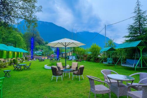 The Himalayan Swiss Cottage with Bonfire, Manali - A Riverside Retreat in Gadherni