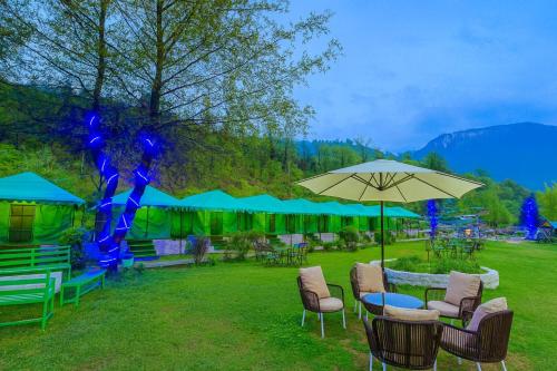 The Himalayan Swiss Cottage with Bonfire, Manali - A Riverside Retreat in Gadherni
