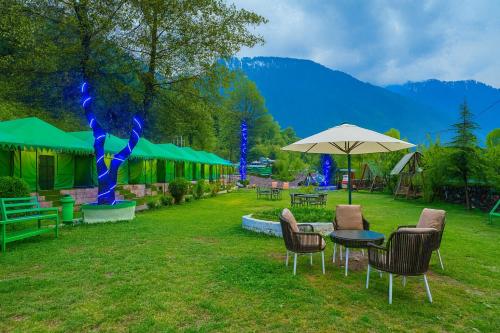 The Himalayan Swiss Cottage with Bonfire, Manali - A Riverside Retreat in Gadherni