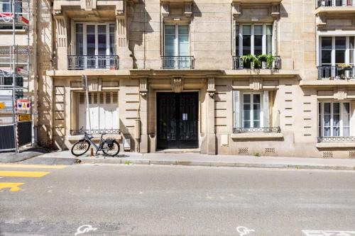 Chic Elegant 1BR in Montmartre Paris 18 District - image 12
