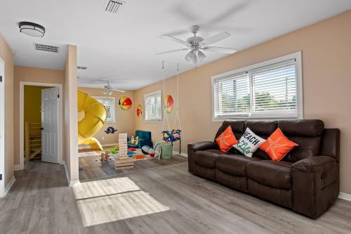 Family Friendly Oasis 5 Min to Indian Shores Beach Heated Pool & Game Room in Seminole (FL)