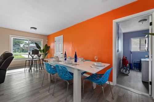 Family Friendly Oasis 5 Min to Indian Shores Beach Heated Pool & Game Room in Seminole (FL)