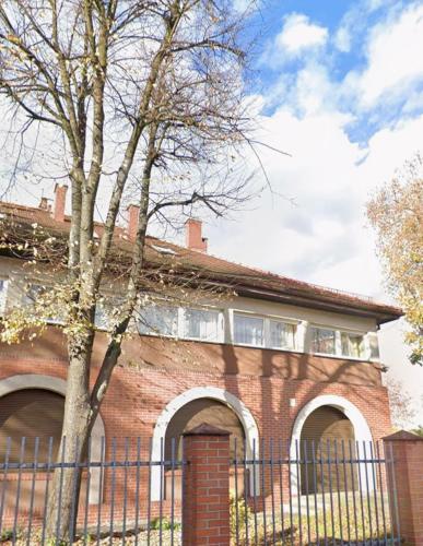 Dom Gościnny Karmelitanek Misjonarek (Dom Goscinny Karmelitanek Misjonarek) in Zabrze