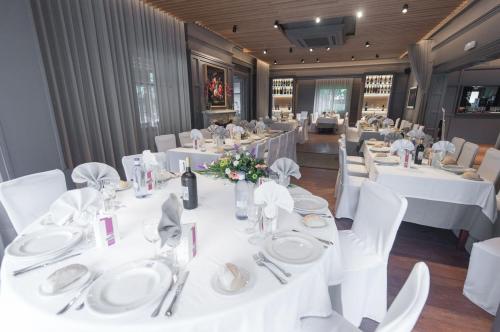 ห้องจัดเลี้ยง, Hotel Artaza in เคตโช