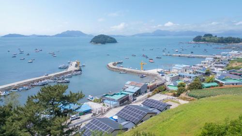 Exterior view, Yeosu Arum OceanView Whole house Pension near Dolby Garden