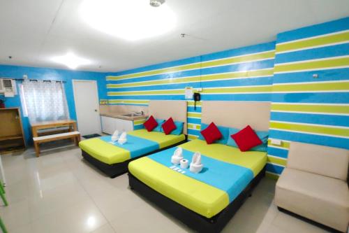 room detail thumbnail 2