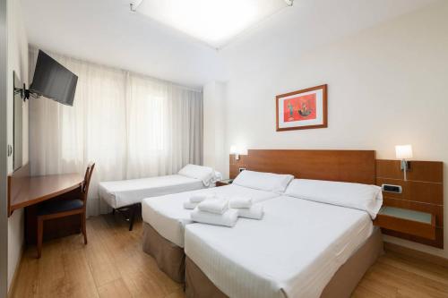3 twin beds