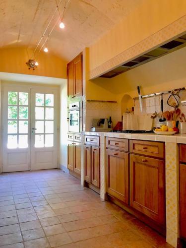 Maison dans un parc in Parentignat ciems