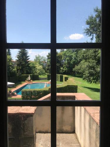 Maison dans un parc in Parentignat ciems