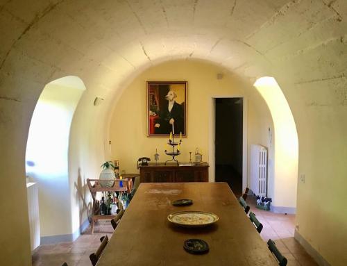 Maison dans un parc in Parentignat ciems