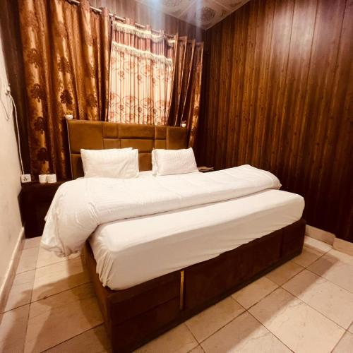 Hotel Twenty One Gulberg - image 2