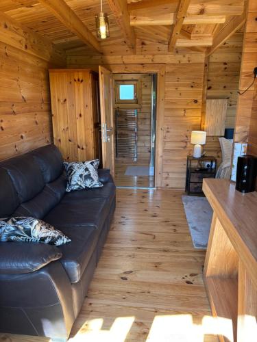 Trelew Farm Log Cabin – khách sạn tại St Buryan