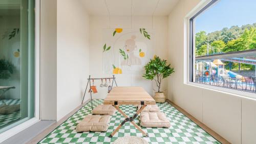 room detail thumbnail 1