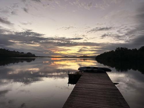 Vistas, Pepele eco-lodge in Nggatirana Island