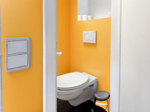 Spacious Luxury Stay in Saint-Gilles Near Ixelles Fast Transport - image 9