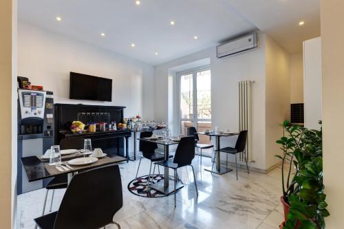 Little Rhome Suites - image 9