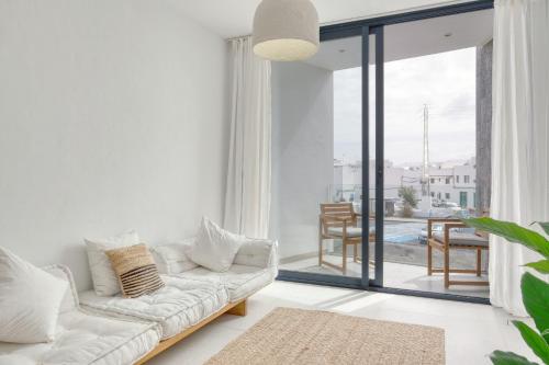 Casa Nubea - 500M from the Beach By Lanzarote Vacation Homes gîte à louer La Santa
